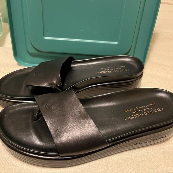 8.5 Donald Pliner leather sandals - Picture 1 of 6